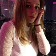 Neolaureata in lingua impartisce lezioni di italiano per stranieri